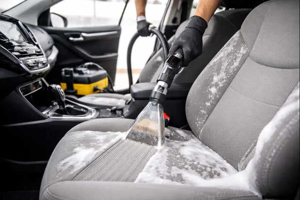 Shampouinage des sièges en tissus